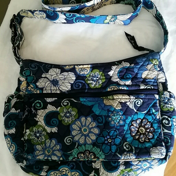 Handbags - VERA BRADLEY Shoulder Purse🦋